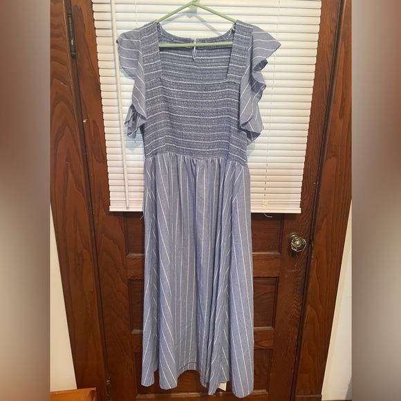 CUPSHE Pinstripe Smocked Maxi Dress - Picture 2 of 5
